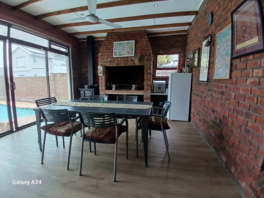 5 Bedroom Property for Sale in Beacon Bay Eastern Cape